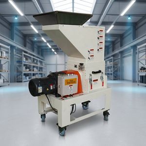 Crusher Use and Plastic Crushing Knives Same Low-Speed Crusher Alongside