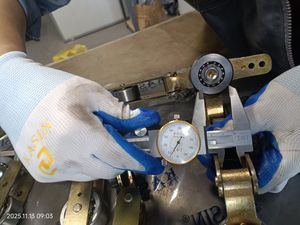 Bi-Planar Conveyor Chain for Industrial Automation Systems