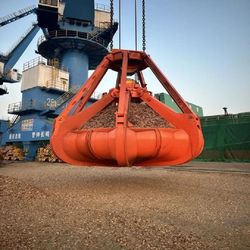 High-Performance Mechanical Remote Control Grab for Ship Handling