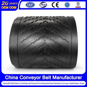 Chevron Conveyor Conveyor Belt Features Anti-Slip V-Pattern for Steep Incline Bulk Material Conveying in Mining and Cement Plants.