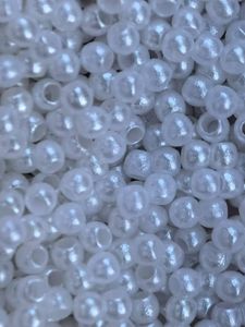 Factory Wholesale Good Quality ABS Plastic Pearl Beads Round Beads 4mm with Hole for Embroidery Machine Beads