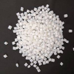 Made in China Injection or Extrusion Polybutylene Terephthalate Resin White PBT Granules