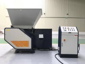 Compact & Efficient Single-Shaft Shredder with Hydraulic Feeding System & Precision Blades for Various Materials