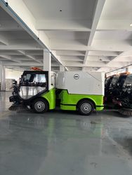 Road Sweeper 2500kg Cleaning Machine Electriccabin Road Sweeper