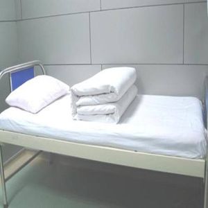 Premium 100% Cotton Hospital Bed Sheet Fabric, 180 Thread Count