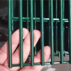 Eco Friendly 868 Metal Twin Wire Fence Powder Coated Security Fence for Farms Driveway Gates and Fence Accessories