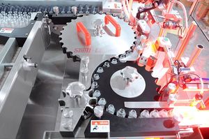 High Speed Vial Ampoule Bottle Bottle Sticker Labeling Machine Packaging Equipment with Feeding Turntable