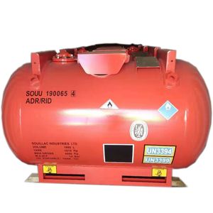 Versatile 1880L Liquid Storage Tank for Easy Transport