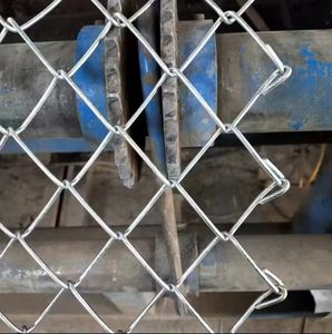 Pcoated Plastic Galvanized Cheap Stainless Steel Wire Mesh Fencing Chain Link Fence