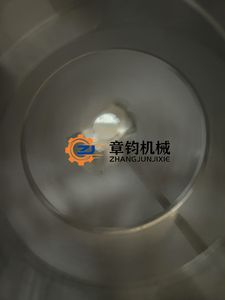 High-Capacity Bulk Powder Storage Silo for Industrial Use