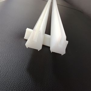 Wear Resistance UHMWPE Plastic Guide Rail and UHMW Polyethylene Roller Chain