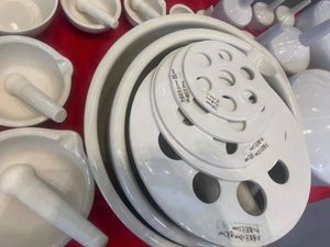 Customized Zirconia Ceramic Rod/Parts/Tubes