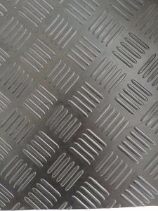Heavy-Duty Tear-Resistant Anti-Slip Rubber Mat for Construction Site Worker Area