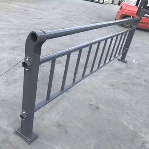 New Arrive Rubber Plastic Base Driveway Safety Galvanized Steel Guardrail Traffic Metal Road Barrier