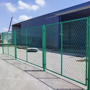 Source Factory Professional Customization 3D Curved Welded Wire Mesh Garden Fence 3D Galvanized Welded Wire Mesh Fence Panel PV