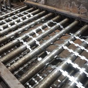 Galvanized Razor Combat Wire Safety Razor Wire Flat Security Fencing Razor Barbed Wire