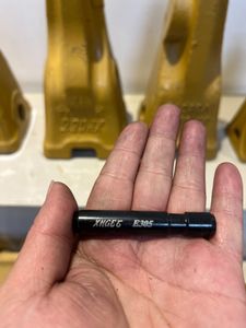 Durable Excavator Bucket Tooth Adapter Lock with Rubber Pin