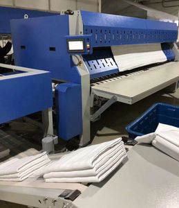 Automated Hotel Hospital Bed Linen Sheets Folder Folding Machine