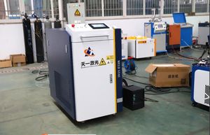 Factory Price 4 in 1 Water Cooling 1500W 2000W 3000W Precision Handheld Portable Fiber Welder Laser Welding Machine for Carbon Stainless Steel Aluminium Metal