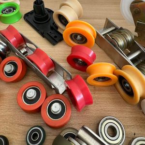 Furniture Hardware/Sliding Doors Window Accessories/Silent Metal Sliding Door Roller/Sliding Window Pulley Wheel