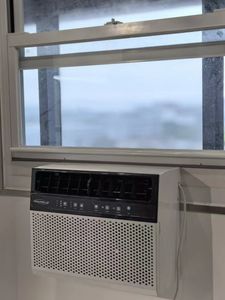 House Use Wall Mounted Type Saddle Window Air Conditioner