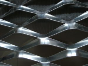 Durable Expanded Metal Mesh for Industrial Applications and Construction