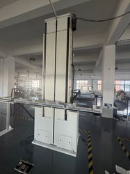 Yuyi Vertical Curtain Cutting Machine PLC Controlled 1 Year Warranty