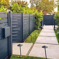 Slim Profile Space-Saving Aluminum Fence Aluminium Profile Extrusion for Patio Areas