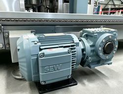 Brand New Original Sew Helical Bevel Gear Motor Ka57 Drn90s4/Be2 25.8717960808.0001.26.15 Reducer