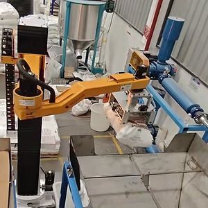Single-Column Bag-Breaking and Feeding Robot for 35kg Large-Bag Plastic Pellets
