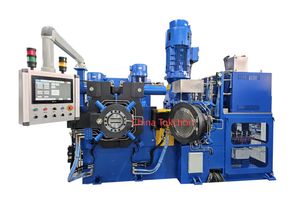 Hot- Feed Gear Pump Online Rubber Straining Machine/Strainer