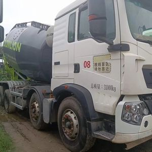 Zoomlion 12 M3 Cement Mixing Concrete Mixer Truck HOWO Chassis Low Distance