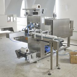 Precise Temperature Control Bmd-600A Stainless Steel Fully-Automatic Shrink Wrapping Machine for Daily Chemicals and Detergents