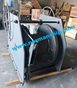Heavy-Duty 32mm Steel Marine Winch for Boats and Decks