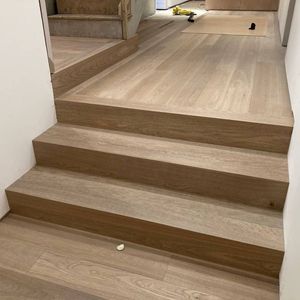 Stair Step Use by High Quality Oak Engineered Flooring