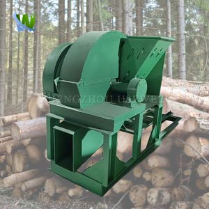 Mobile Diesel Engine Tree Branch Chipper Feeding Wood Chipper