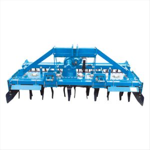 Versatile Heavy Duty Rake for Agricultural Tractor Operations
