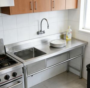 Stainless Steel Sinks with Table for Commercial Kitchen Hotel Laboratory Retail Applications