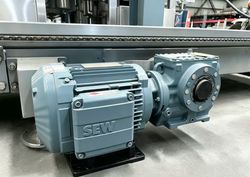 Brand New Original Se W Gear Reducer & Three Phase Electric Motor Gear Motor
