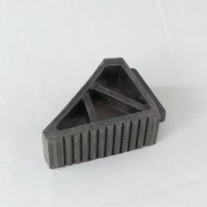 Heavy Duty Safety Parking Anti Slip Vehicle Front Back Tires Rubber Wedge Car Wheel Chocks