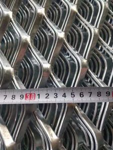 Diamond Pattern Expanded Metal Mesh Rack