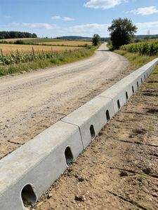 Durable Resin Concrete Kerb Ditch 50-Year Lifespan High-Performance Curb for Rainwater Diversion