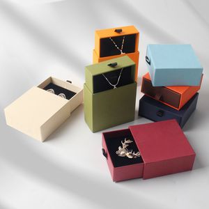 Custom Logo Luxury Beige Cardboard Paper Bracelet Necklace Jewelry Packaging Box with Sponge